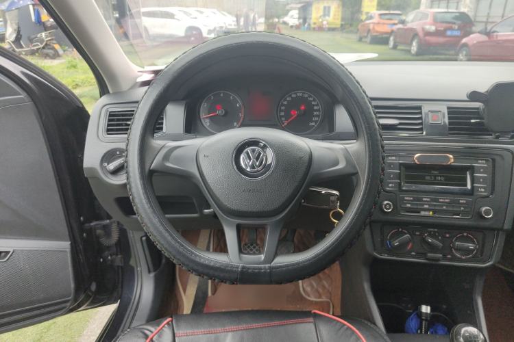 Used Volkswagen Santana 2016 1.4L Manual Fashion Edition Steering Wheel