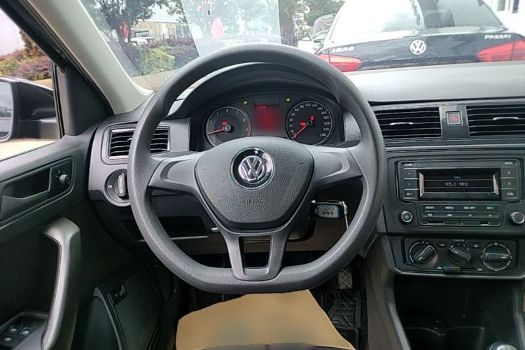 Used Volkswagen Santana 2016 1.4L Manual Fashion Edition Steering Wheel