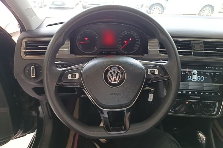 Used Volkswagen Santana 2016 1.6L Automatic Comfort Edition Steering Wheel