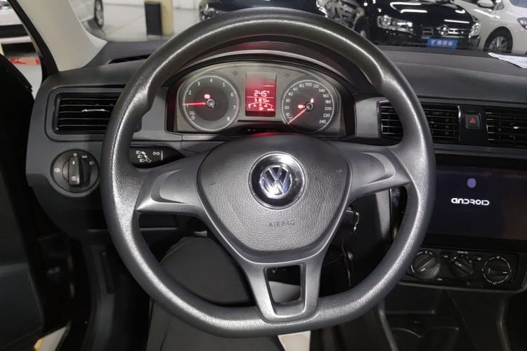 Used Volkswagen Santana 2016 1.4L Manual Fashion Edition Steering Wheel