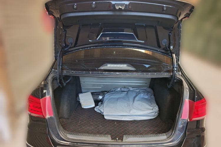 Used Volkswagen Santana 2016 1.4L Manual Fashion Edition Trunk