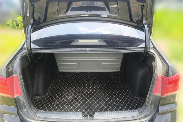 Used Volkswagen Santana 2016 1.4L Manual Fashion Edition Trunk