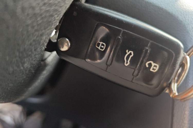 Used Volkswagen Santana 2016 1.4L Manual Fashion Edition Vehicle Key