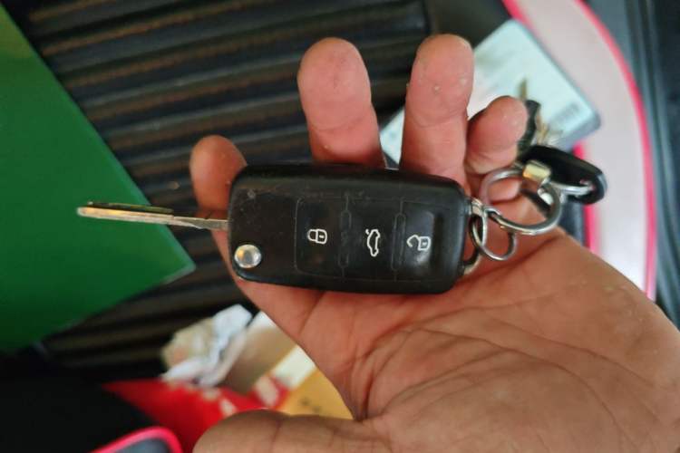 Used Volkswagen Santana 2016 1.6L Manual Comfort Edition Vehicle Key