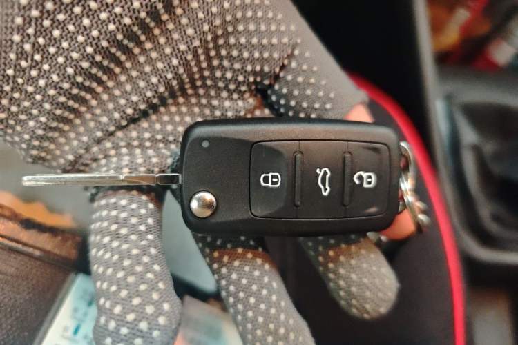 Used Volkswagen Santana 2016 1.6L Manual Fashion Edition Vehicle Key