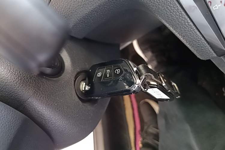 Used Volkswagen Santana 2016 1.6L Automatic Comfort Edition Vehicle Key