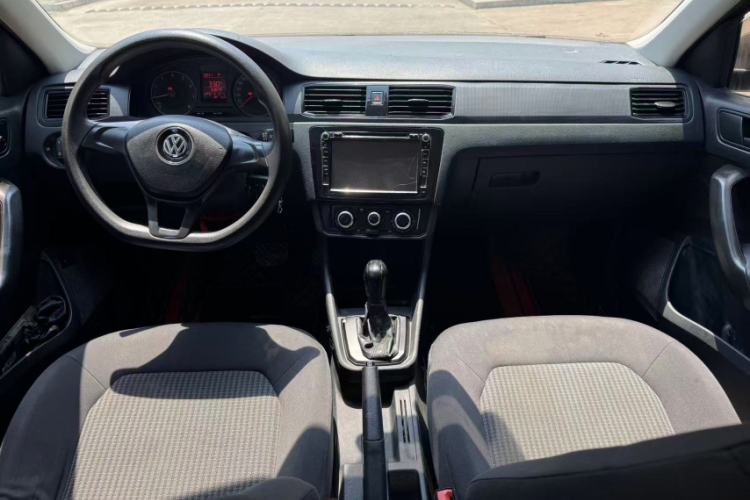 Used Volkswagen Santana 2016 1.6L Automatic Fashion Edition Interior 1