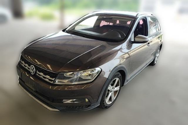 Volkswagen Santana 2016 Cross 1.6L Automatic Fashion Edition usado