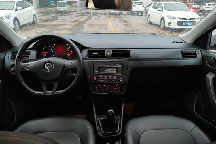 Used Volkswagen Santana 2016 1.6L Manual Fashion Edition Center Console