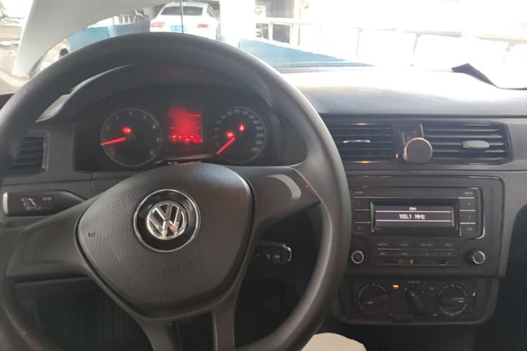 Used Volkswagen Santana 2016 1.6L Manual Fashion Edition Center Console
