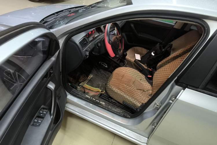 Used Volkswagen Santana 2016 1.4L Manual Fashion Edition Driver Seat