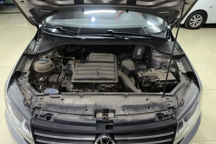 Used Volkswagen Santana 2016 1.4L Manual Fashion Edition Engine Bay