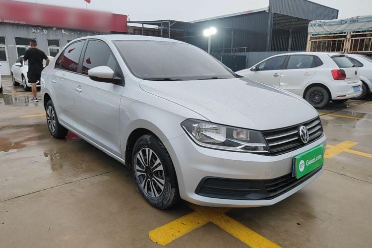 Used Volkswagen Santana 2016 1.6L Manual Fashion Edition Front Right 45 Deg