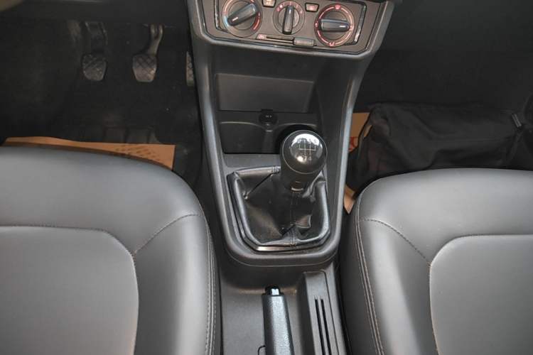 Used Volkswagen Santana 2016 1.6L Manual Fashion Edition Gear Lever