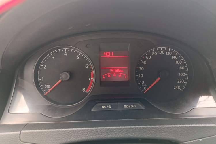 Used Volkswagen Santana 2016 1.6L Manual Fashion Edition Odometer Close Up