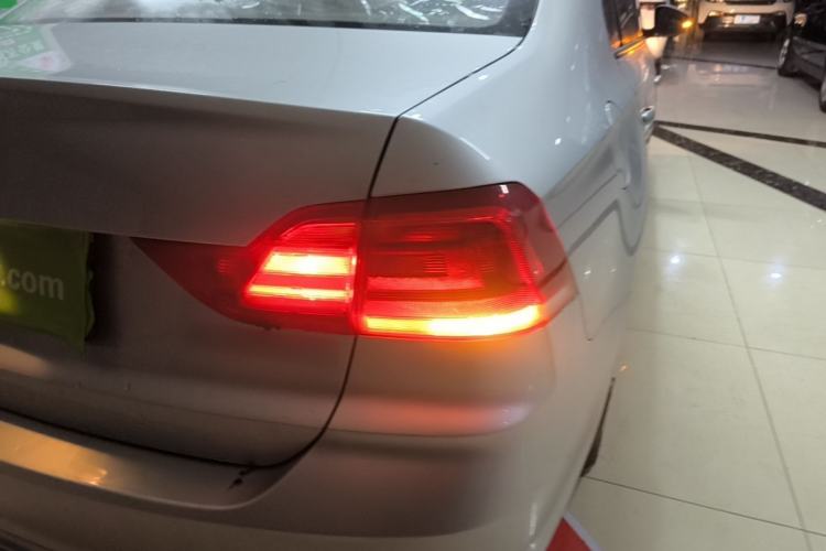 Used Volkswagen Santana 2016 1.4L Manual Fashion Edition Right Rear Taillight