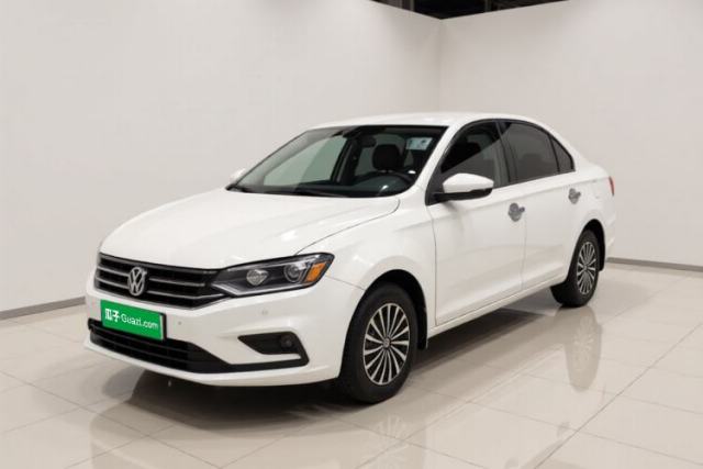 Ojetý Volkswagen Santana 2016 1.6L Manual Fashion Edition
