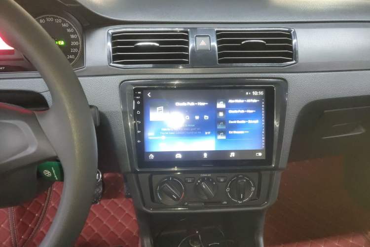 Used Volkswagen Santana 2016 1.6L Automatic Fashion Edition Audio And AC Panel