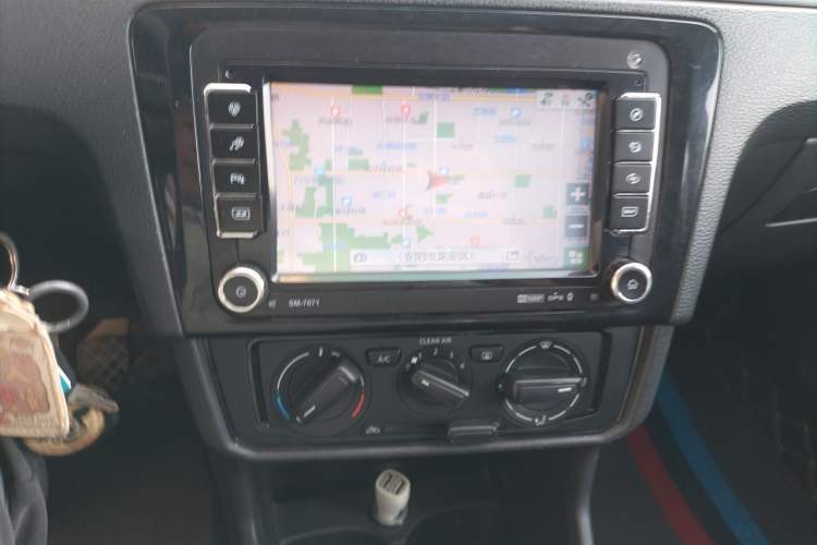 Used Volkswagen Santana 2016 1.4L Manual Fashion Edition Audio And AC Panel