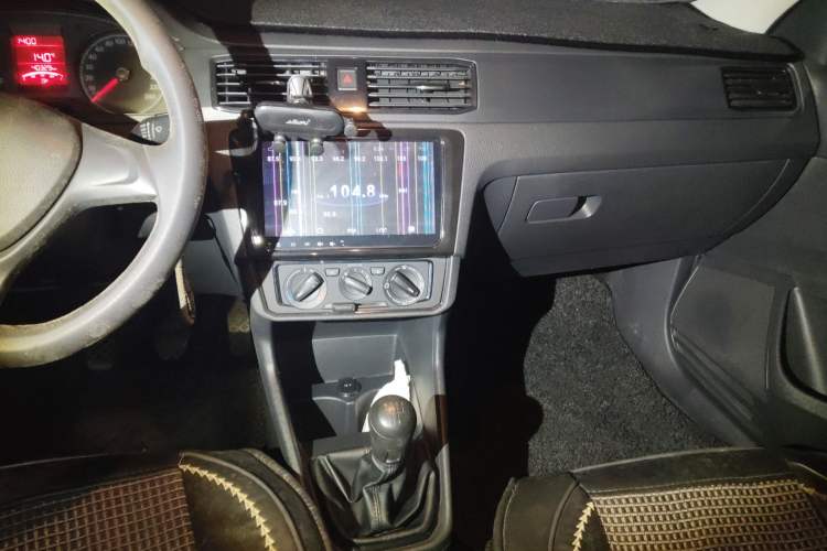 Used Volkswagen Santana 2016 1.4L Manual Fashion Edition Audio And AC Panel