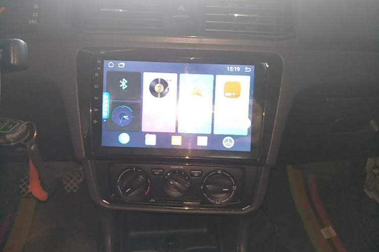 Used Volkswagen Santana 2016 1.6L Manual Fashion Edition Audio And AC Panel