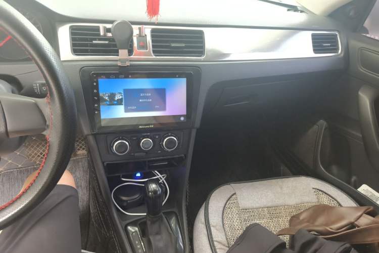 Used Volkswagen Santana 2016 1.6L Automatic Fashion Edition Audio And AC Panel