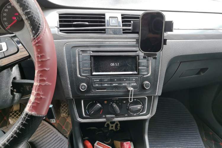 Used Volkswagen Santana 2016 1.6L Manual Comfort Edition Audio And AC Panel