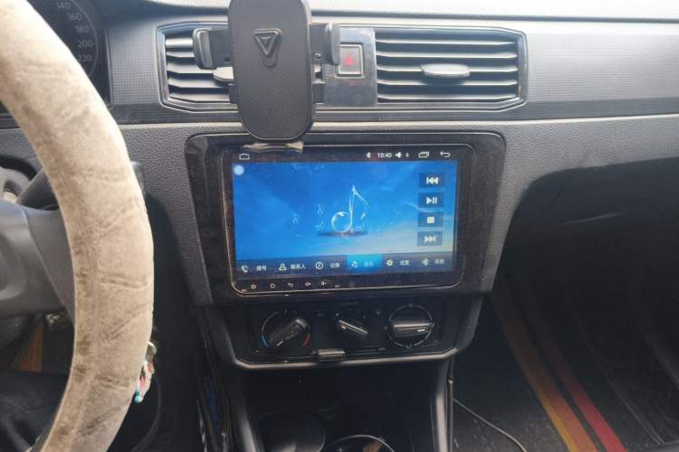 Used Volkswagen Santana 2016 1.6L Manual Fashion Edition Audio And AC Panel