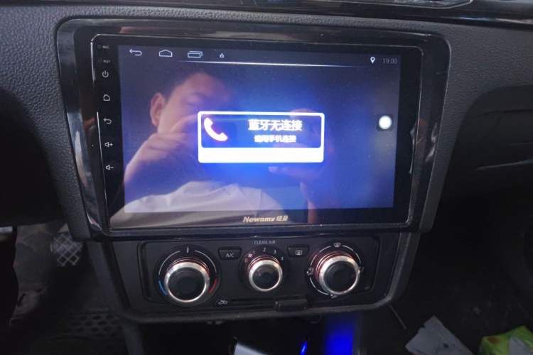 Used Volkswagen Santana 2016 1.4L Manual Fashion Edition Audio And AC Panel