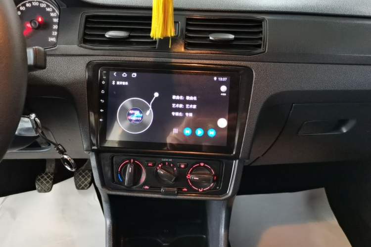 Used Volkswagen Santana 2016 1.4L Manual Fashion Edition Audio And AC Panel
