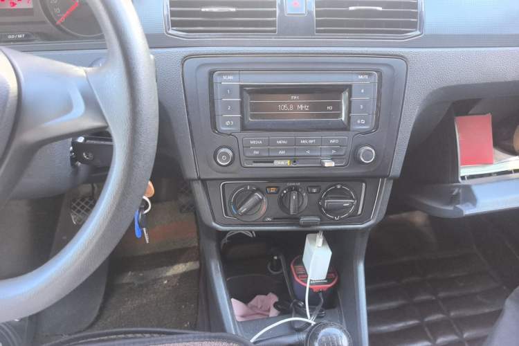 Used Volkswagen Santana 2016 1.4L Manual Fashion Edition Audio And AC Panel