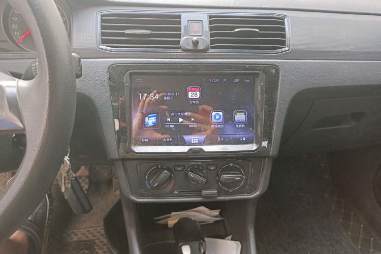 Used Volkswagen Santana 2016 1.4L Manual Fashion Edition Audio And AC Panel
