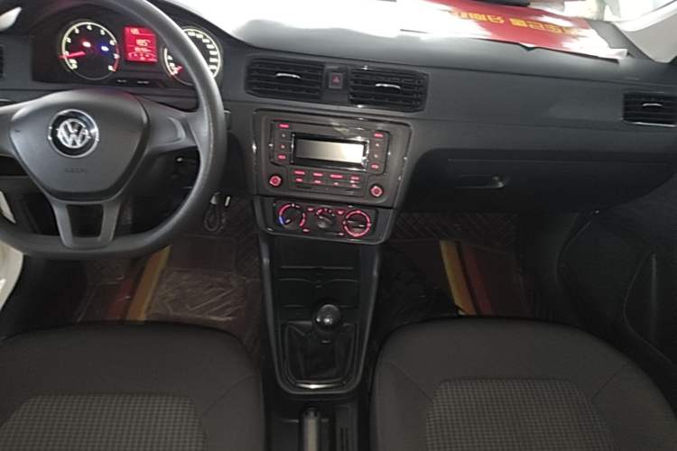 Used Volkswagen Santana 2016 1.6L Manual Fashion Edition Audio And AC Panel