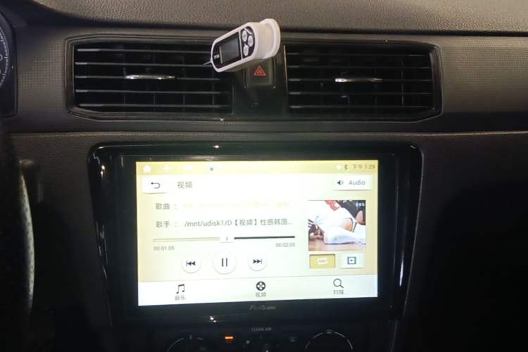 Used Volkswagen Santana 2016 1.6L Automatic Fashion Edition Audio And AC Panel