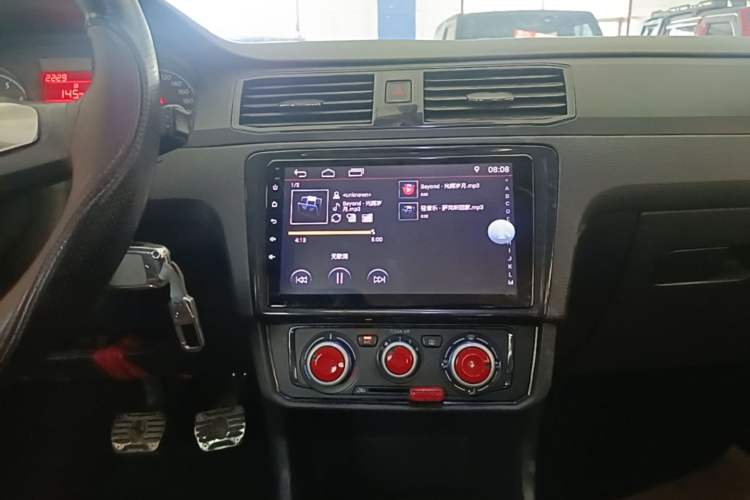 Used Volkswagen Santana 2016 1.6L Manual Fashion Edition Audio And AC Panel