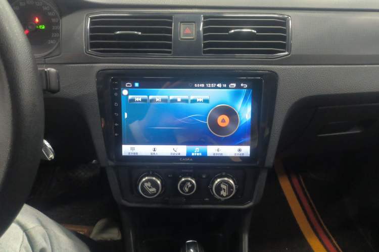 Used Volkswagen Santana 2016 1.6L Automatic Fashion Edition Audio And AC Panel