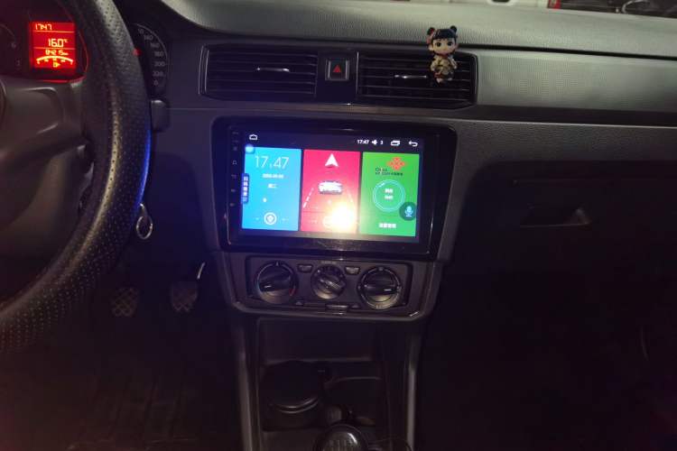 Used Volkswagen Santana 2016 1.4L Manual Fashion Edition Audio And AC Panel