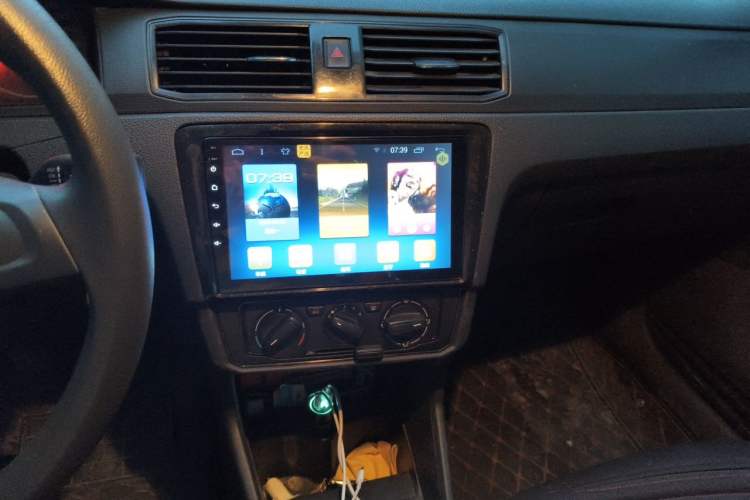 Used Volkswagen Santana 2016 1.4L Manual Fashion Edition Audio And AC Panel
