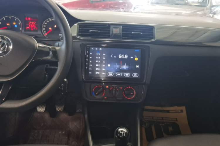 Used Volkswagen Santana 2016 1.4L Manual Fashion Edition Audio And AC Panel