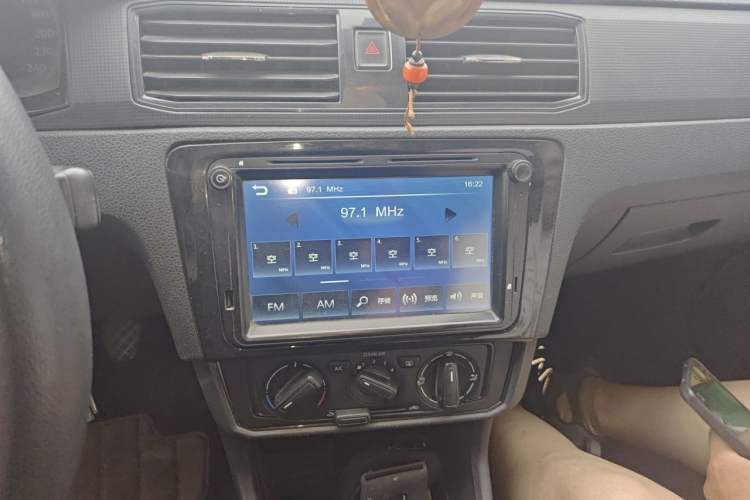 Used Volkswagen Santana 2016 1.4L Manual Fashion Edition Audio And AC Panel