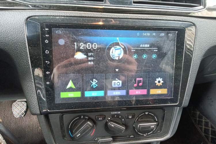 Used Volkswagen Santana 2016 1.4L Manual Fashion Edition Audio And AC Panel