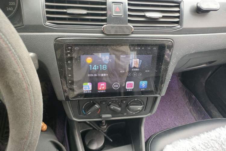 Used Volkswagen Santana 2016 1.6L Manual Fashion Edition Audio And AC Panel
