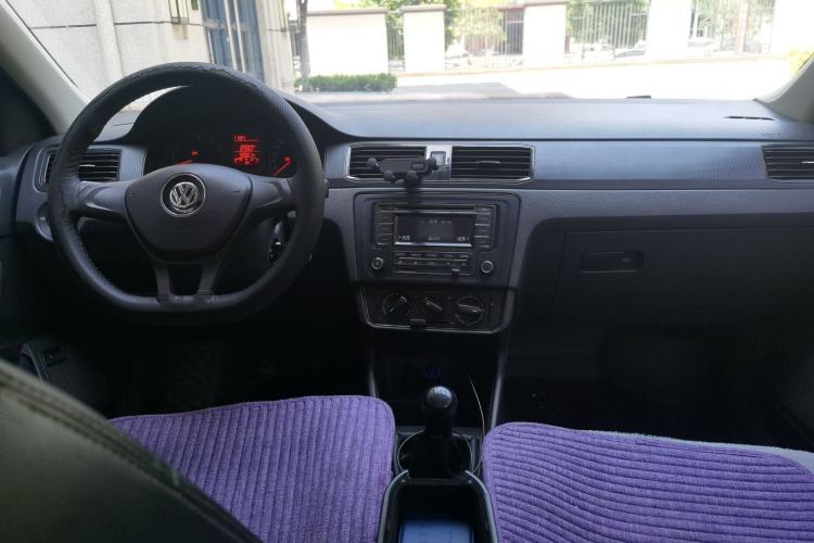 Used Volkswagen Santana 2016 1.6L Manual Fashion Edition Center Console