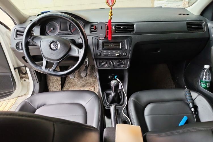 Used Volkswagen Santana 2016 1.6L Manual Fashion Edition Center Console