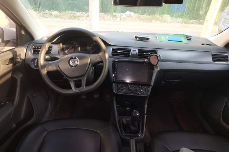 Used Volkswagen Santana 2016 1.4L Manual Fashion Edition Center Console