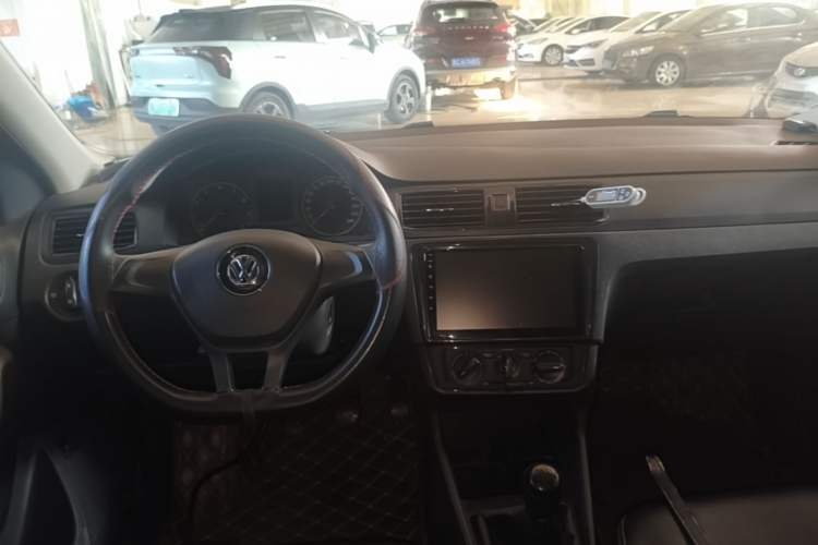 Used Volkswagen Santana 2016 1.6L Manual Fashion Edition Center Console