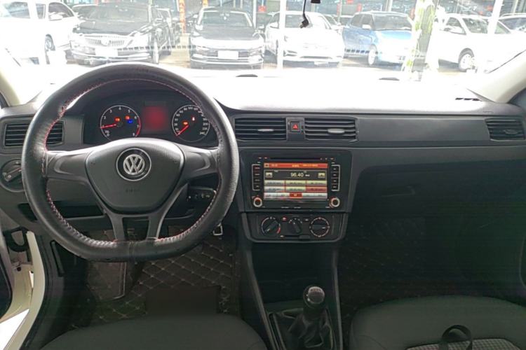 Used Volkswagen Santana 2016 1.4L Manual Fashion Edition Center Console