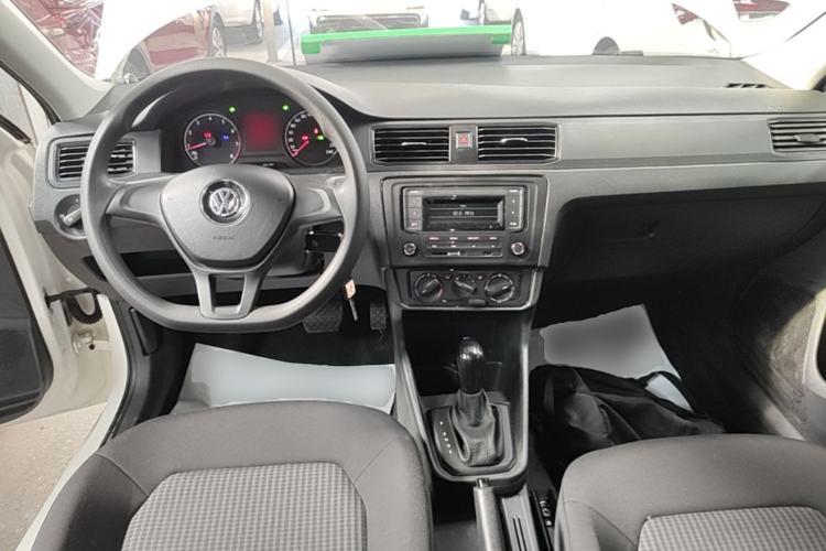 Used Volkswagen Santana 2016 1.6L Automatic Fashion Edition Center Console