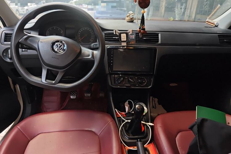 Used Volkswagen Santana 2016 1.6L Manual Fashion Edition Center Console