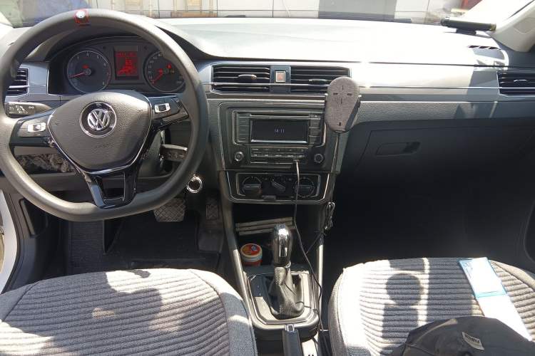 Used Volkswagen Santana 2016 1.6L Automatic Comfort Edition Center Console